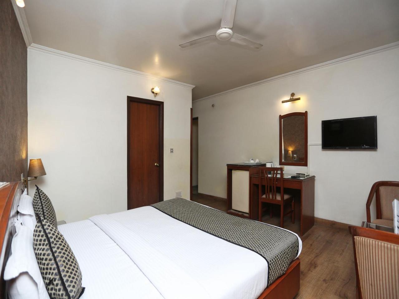 Oyo 3499 Tekarees Inn Lucknow Exterior foto